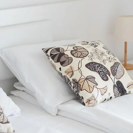 Beautiful Czarnieckiego With Balcony By Renters * 格丁尼亚