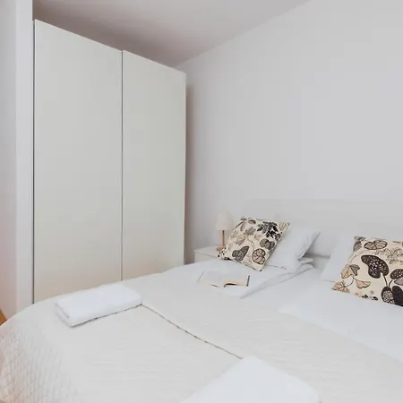 公寓 Beautiful Czarnieckiego With Balcony By Renters