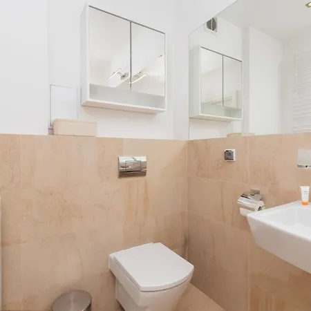 公寓 Beautiful Czarnieckiego With Balcony By Renters