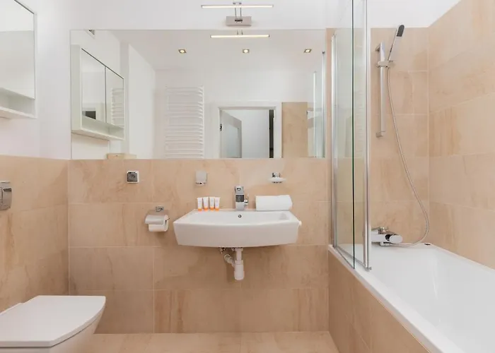 Beautiful Czarnieckiego With Balcony By Renters Апартаменты