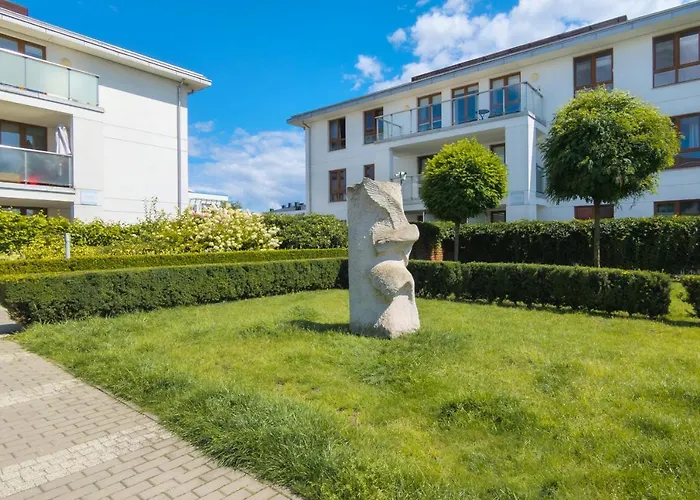 Апартаменты Beautiful Czarnieckiego With Balcony By Renters *