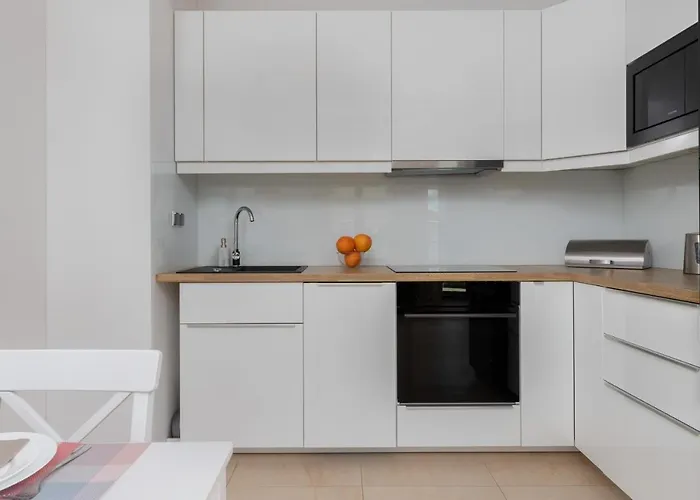 Апартаменты Beautiful Czarnieckiego With Balcony By Renters