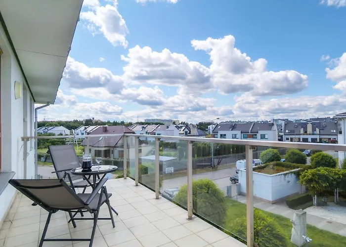 Beautiful Czarnieckiego With Balcony By Renters Апартаменты Гдыня