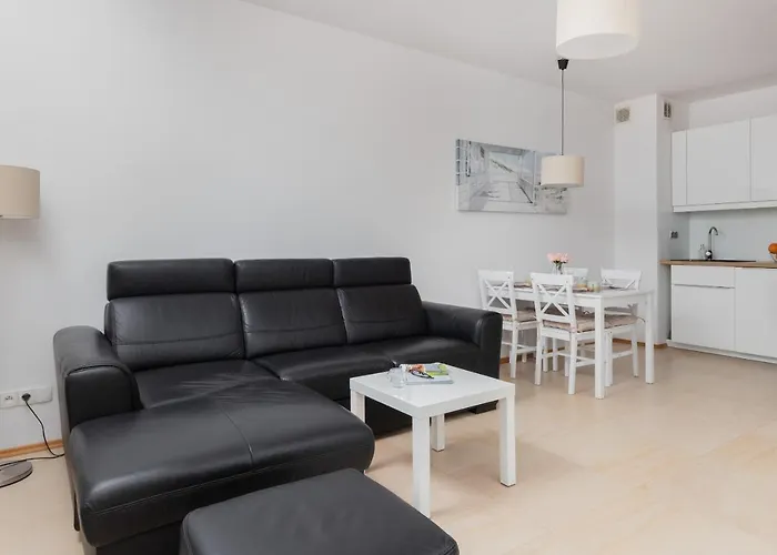 Beautiful Czarnieckiego With Balcony By Renters * Гдыня