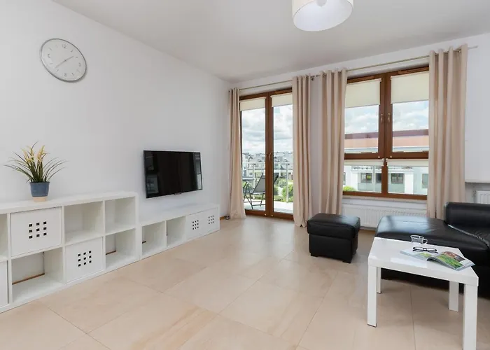 Beautiful Czarnieckiego With Balcony By Renters Апартаменты