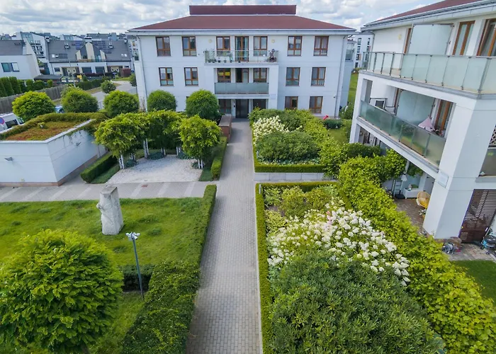 Beautiful Czarnieckiego With Balcony By Renters Apartament *